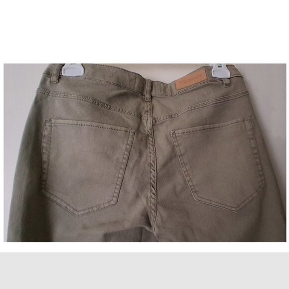 H&M L.O.G.G. Label of Graded Goods, Women's Sage Green Jeans, 10, ~29" Inseam - Picture 7 of 13